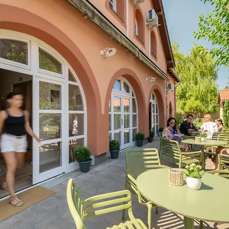 Delceg Rece Minihotel 4* Balatonkenese