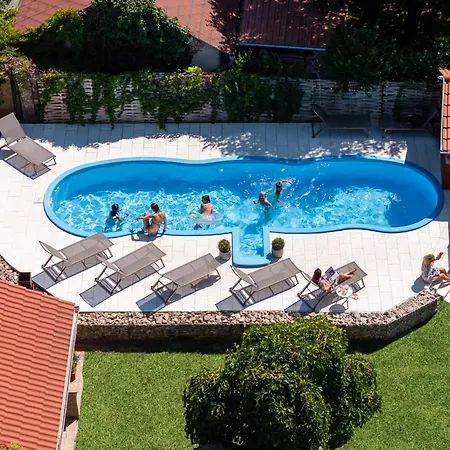 Delceg Rece Minihotel