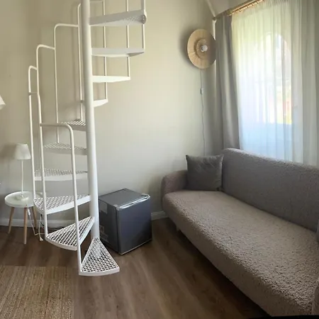 Delceg Rece Minihotel Bed & Breakfast