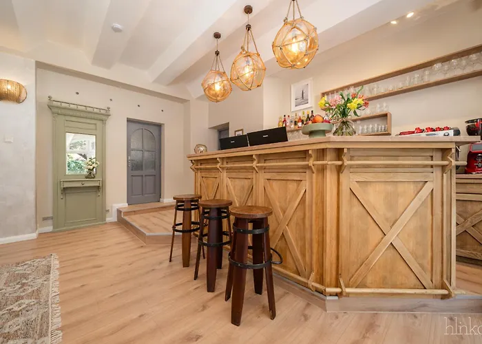 Delceg Rece Minihotel Bed & Breakfast 4*