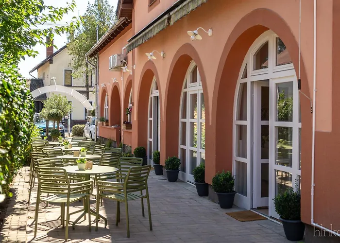 Délceg Réce Minihotel Frühstückspension Balatonkenese