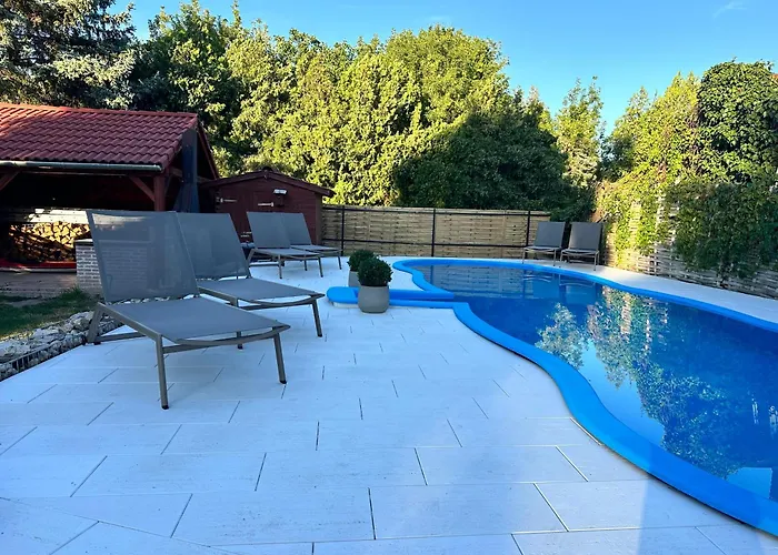 Delceg Rece Minihotel Bed & Breakfast 4*